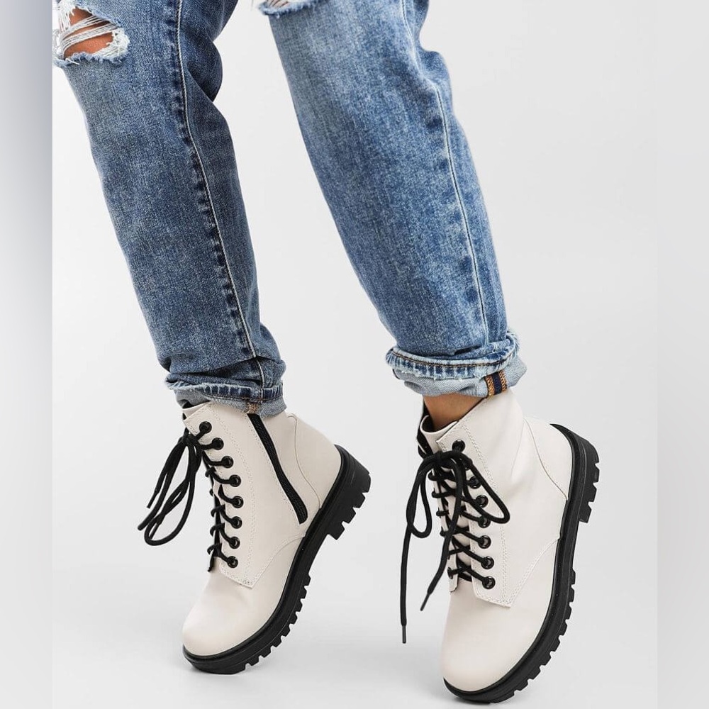 Soda Firm Combat White Boots